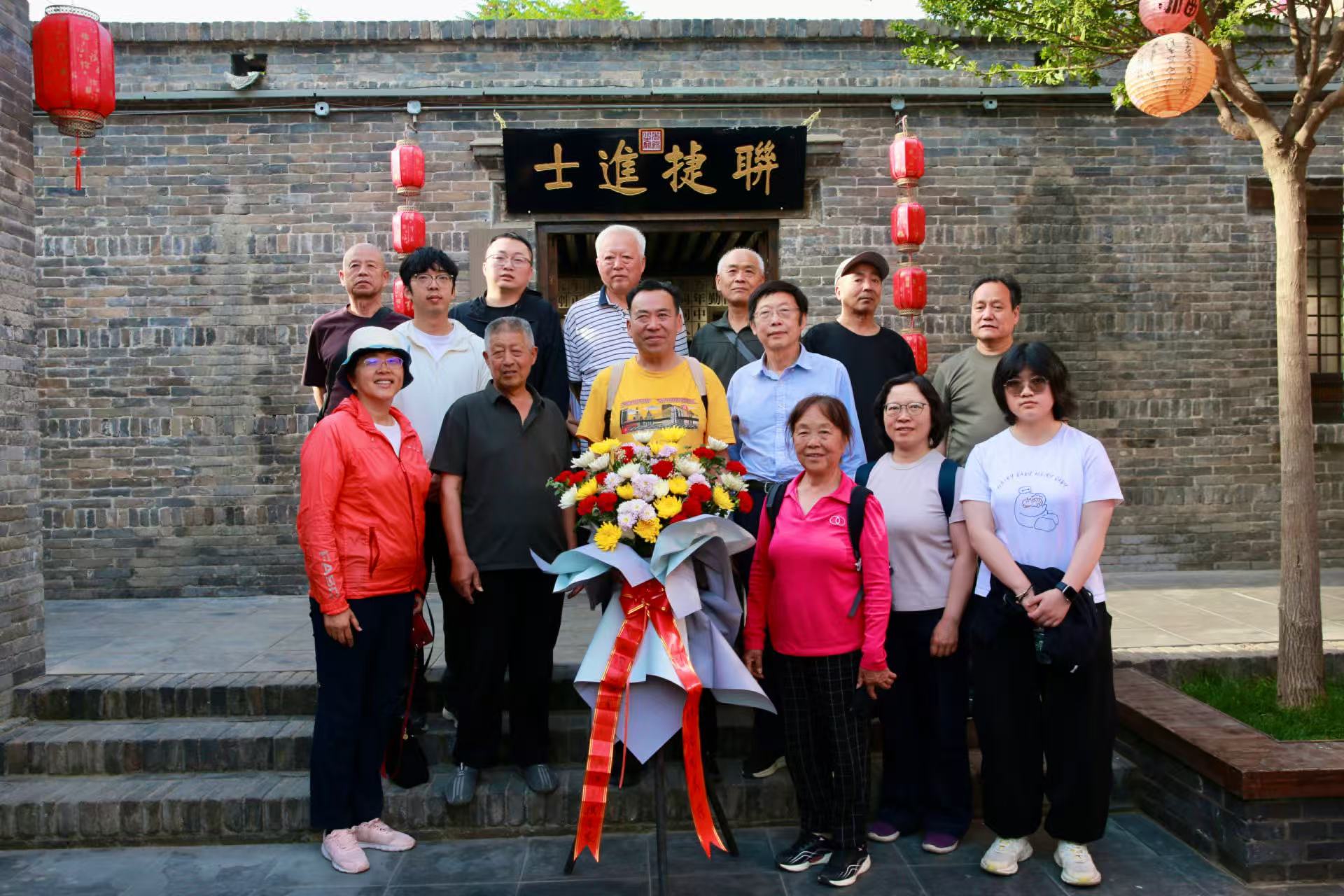 李景濂养孙女之一的女儿钱仲玉祖孙三代到广府武家大院和邯郸道李景濂故居寻根祭祖  