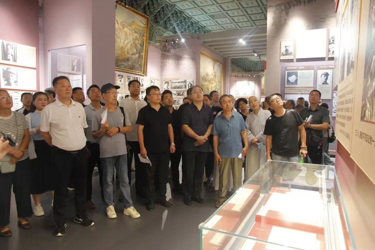 翻译协会七名党员群众参加市委统战部纪念抗战80周年教育活动