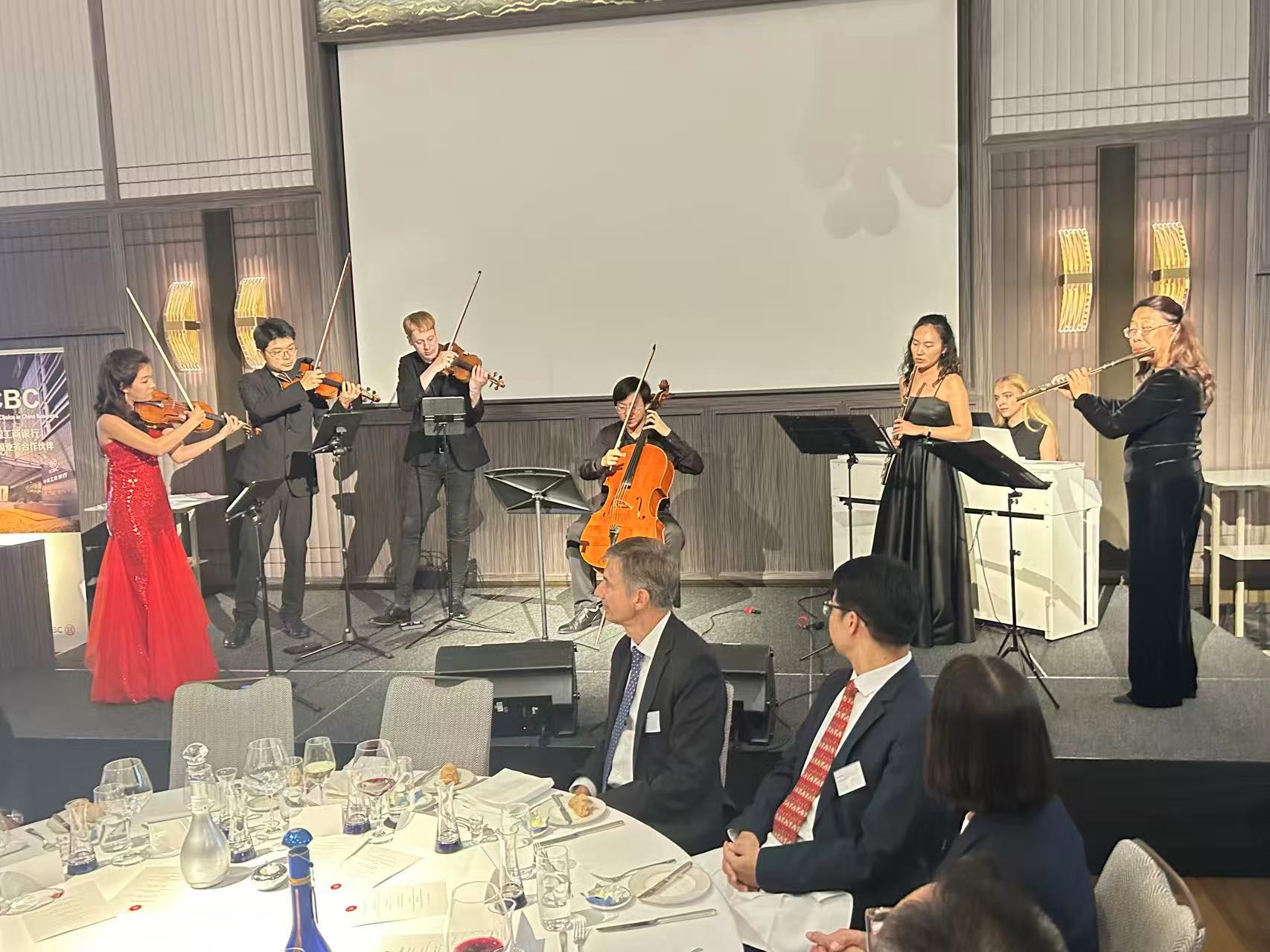 苏黎世的“双庆之约” 邯郸侨胞之家与瑞士侨胞共庆同贺